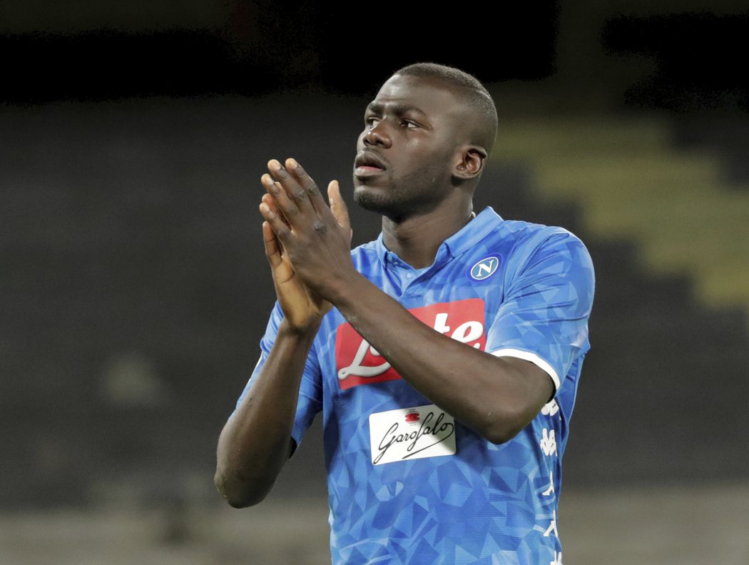 Kalidou Koulibaly by z Neapole v létě mohl zamířit do Manchesteru United