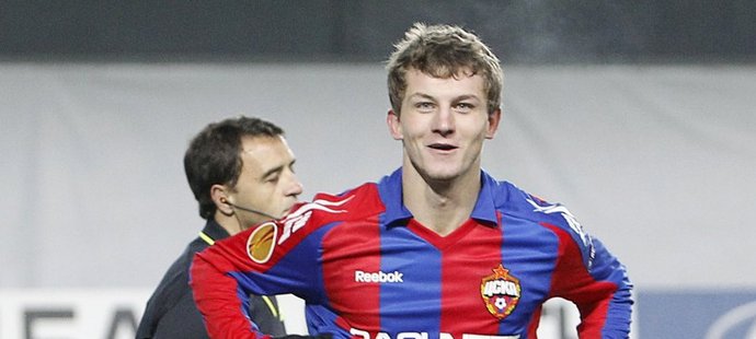 Tomáš Necid dal dva góly Palermu. Svému CSKA zajistil postup ze skupiny, Sparta se díky prohře Palerma též přiblížila k postupu do jarních bojů.