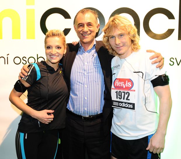 Pavel Nedvěd, Dara Rolins a šéf pražského půlmaratonu Carlo Papalbo Pavel Nedvěd, Dara Rolins a šéf pražského půlmaratonu Carlo Papalbo