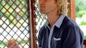 Pavel Nedvěd na zahradě svého domu
