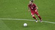V kabině srbských fotbalistů je řeší hned několik afér. Jednou z nich má být poměr mezi Nemajou Gudeljem (na snímku) a snoubenkou jeho spoluhráče Luky Joviče V kabině srbských fotbalistů je řeší hned několik afér. Jednou z nich má být poměr mezi Nemajou Gudeljem (na snímku) a snoubenkou jeho spoluhráče Luky Joviče