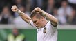 Německý fotbalista Bastian Schweinsteiger se raduje z gólu