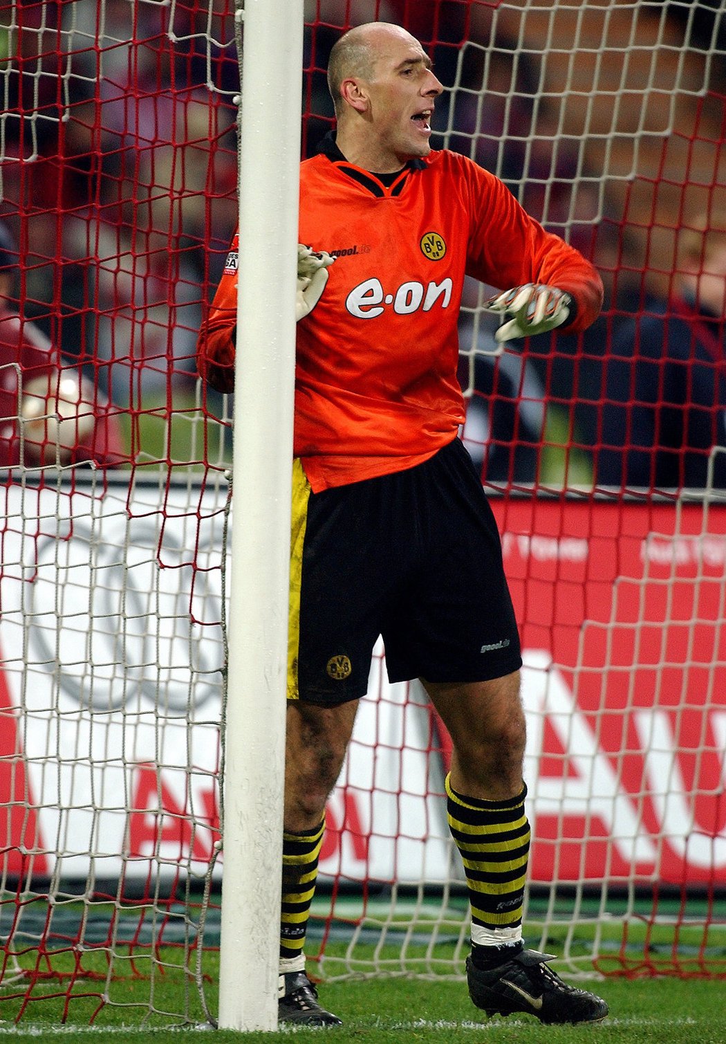 Jan Koller se musel postavit do brány Dortmundu v zápase proti Bayernu a obstál se ctí