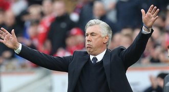 Bayern zařízli sudí, kouč změnil názor na video. Už je nutné, uznal Ancelotti