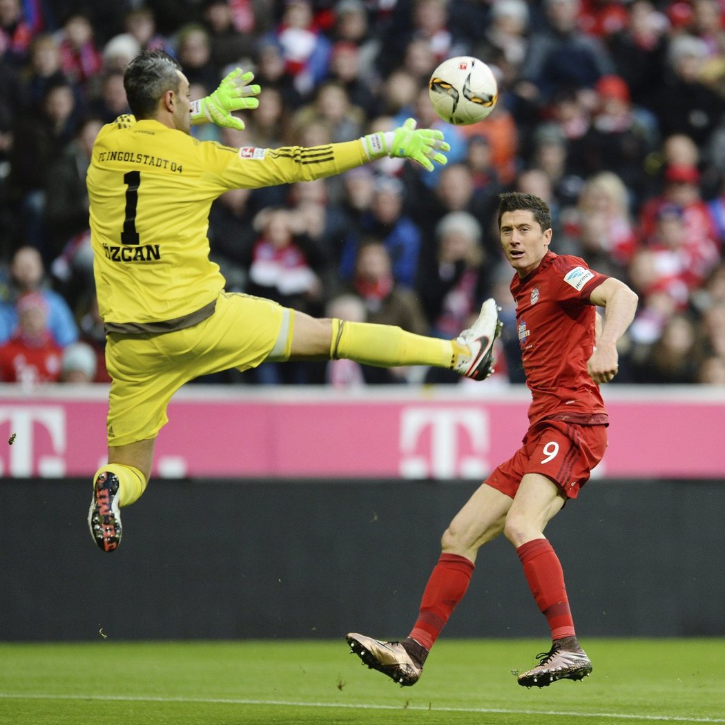 Robert Lewandowski vstřelil úvodní gól utkání proti Ingolstadtu