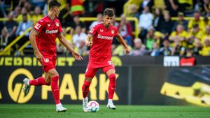 ONLINE: Leverkusen - Augsburg 1:1. Domácí srovnali, v základu oba Češi