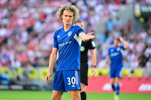 Alex Král odehrál 60 minut zápasu s Unionem Berlín, který pro Schalke skončil debaklem 1:6 (ilustrační foto) Alex Král odehrál 60 minut zápasu s Unionem Berlín, který pro Schalke skončil debaklem 1:6 (ilustrační foto)