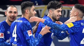 Schalke se dotáhlo na čelo bundesligy, výhru nad Unionem trefil Serdar