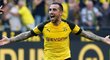 Útočník Borussie Dortmund Pablo Alcácer slaví branku proti Augsburgu