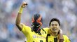 Aubameyang s Kagawou řádně oslavili vedoucí gól Dortmundu na hřišti Schalke