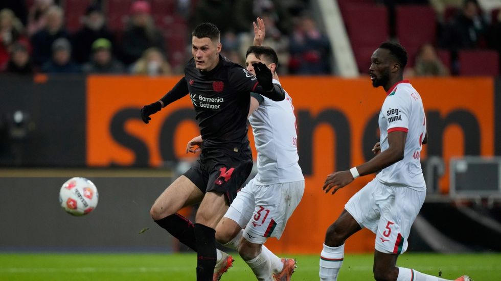 Patrik Schick se nedokázal prosadit a Leverkusen prohrál na hřišti Augsburgu 0:2
