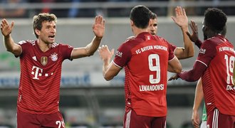 Bayern vyhrál popáté za sebou, s nováčkem si poradil i v deseti