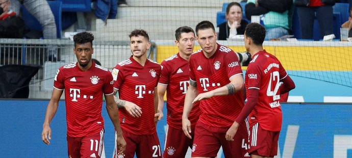 Hráč Bayernu slaví gól proti Hoffenheimu 