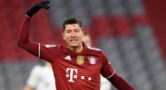 Bayern vstoupil do roku porážkou. Na lídra si vyšlápl Mönchengladbach