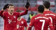 Fotbalisté Bayernu oslavují jednu z tref do sítě Hoffenheimu