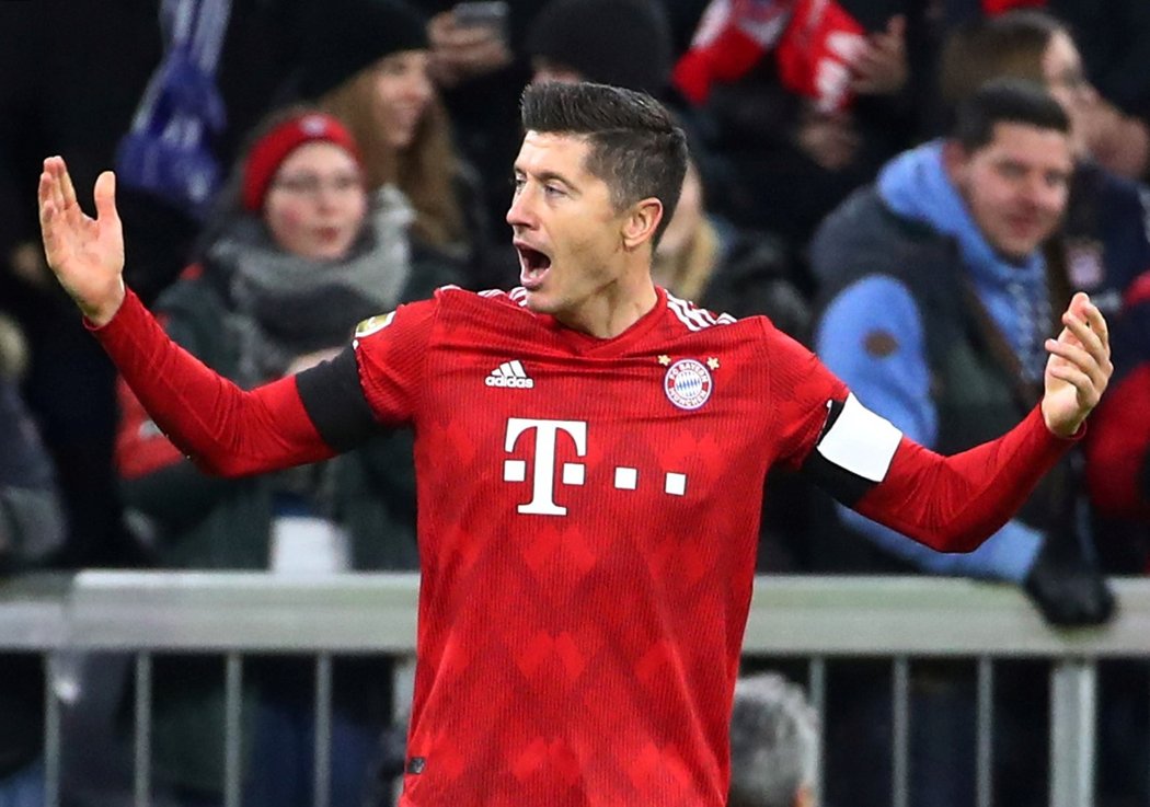 Robert Lewandowski vstřelil proti Schalke jeden gól