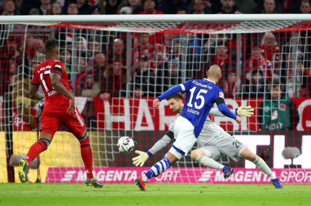 Bayern Mnichov vybojoval proti Schalke tři body