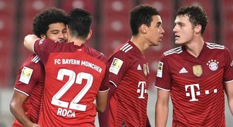 Bayern zametl se Stuttgartem, Darida nezabránil debaklu Herthy