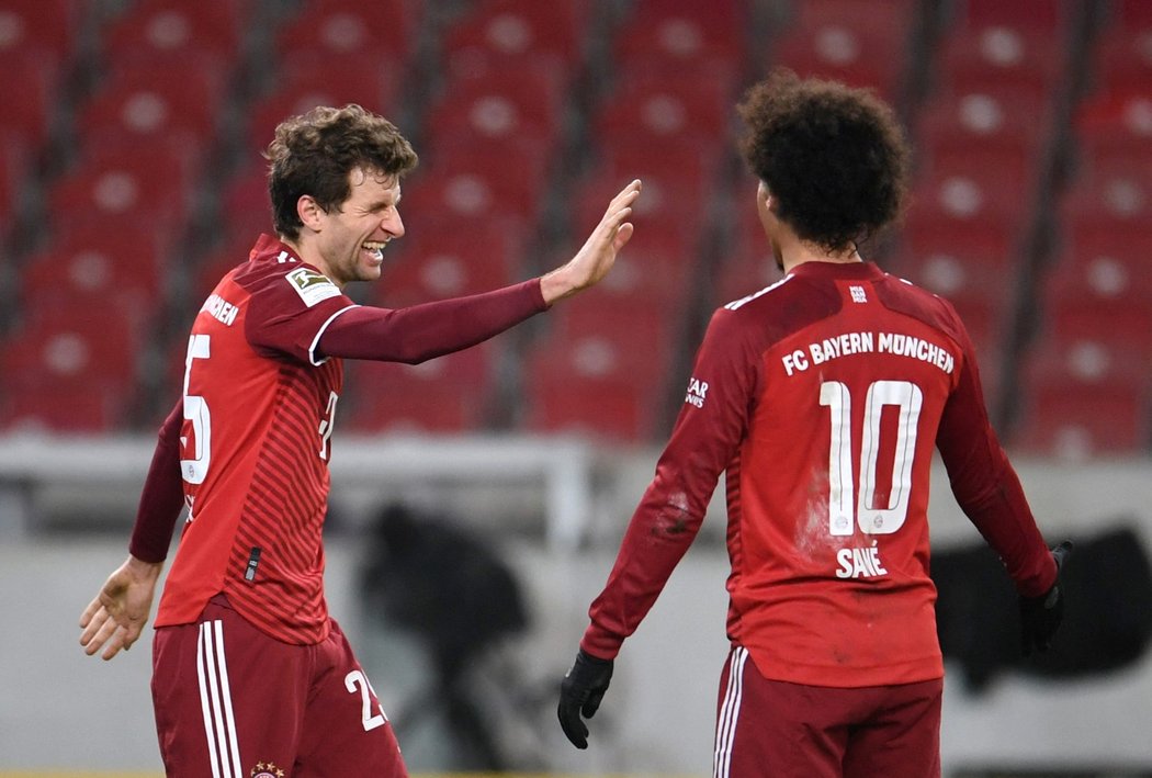 Radost fotbalistů Bayernu v utkání proti Stuttgartu