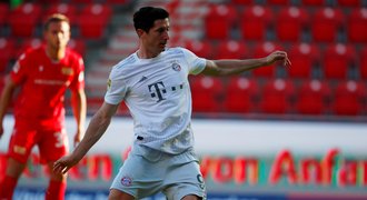 Bayern srazil nováčka, trefil se i Lewandowski. Kolín promarnil vedení