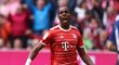 Mathys Tel se raduje z gólu Bayernu proti Schalke