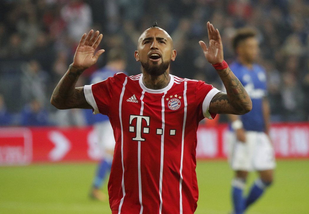 Arturo Vidal přidal třetí branku Bayernu