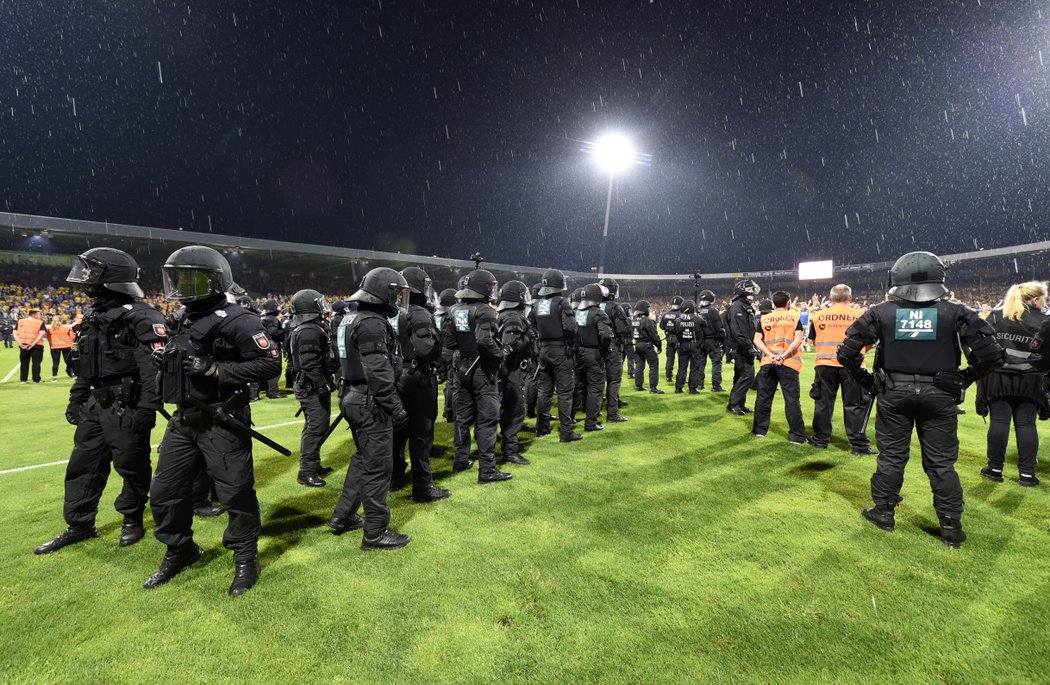 Policisté dohlížejí na oslavy fanoušků Wolfsburgu