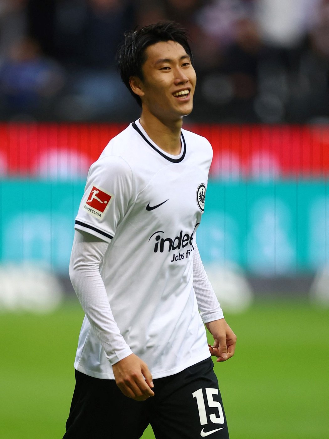 Daiči Kamada se raduje z gólu do sítě Leverkusenu