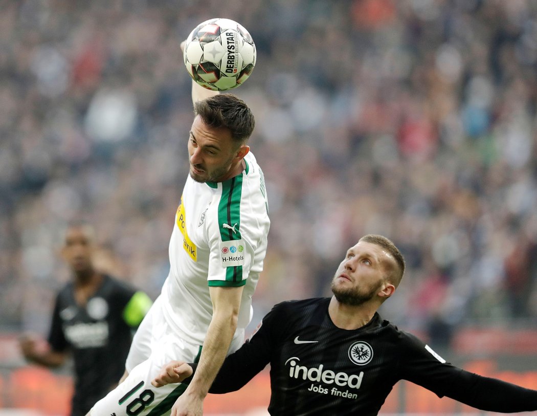 Monchengladbach si rozdělil body s Eintrachtem Frankfurt