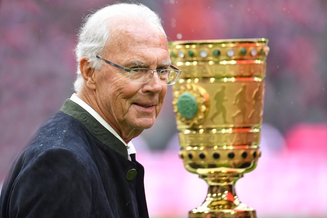 Franz Beckenbauer si myslí, že zápasy bez diváků prospějí &#34;tréninkovým mistrům světa&#34;