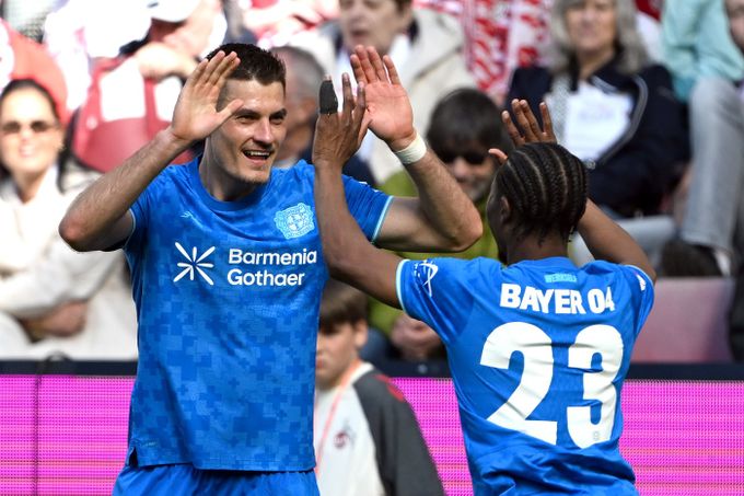 Köln - Leverkusen 1:2, Schick dvěma góly vystřelil výhru! Češi z Hoffenheimu hrají v Hamburku Köln - Leverkusen 1:2, Schick dvěma góly vystřelil výhru! Češi z Hoffenheimu hrají v Hamburku