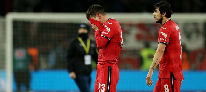Zklamaný Adam Hložek po porážce s Dortmundem