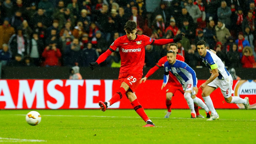 Kai Havertz. Nový Ballack, nový Özil, nový Kroos, jejich mix, tím vším má být