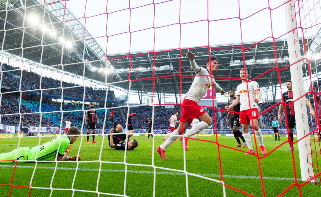 Sedmý gól Patrika Schicka v bundeslize přišel proti Leverkusenu