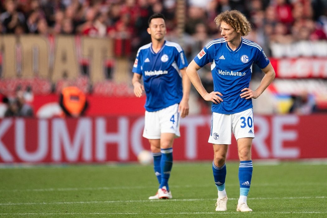 Smutný záložník Schalke Alex Král