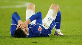 Schalke na odpis: obří dluhy a další lekce. Slavné posily nepomohly