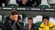 Kouč Dortmundu Edin Terzič se drží za hlavu v zápase s Wolfsburgem