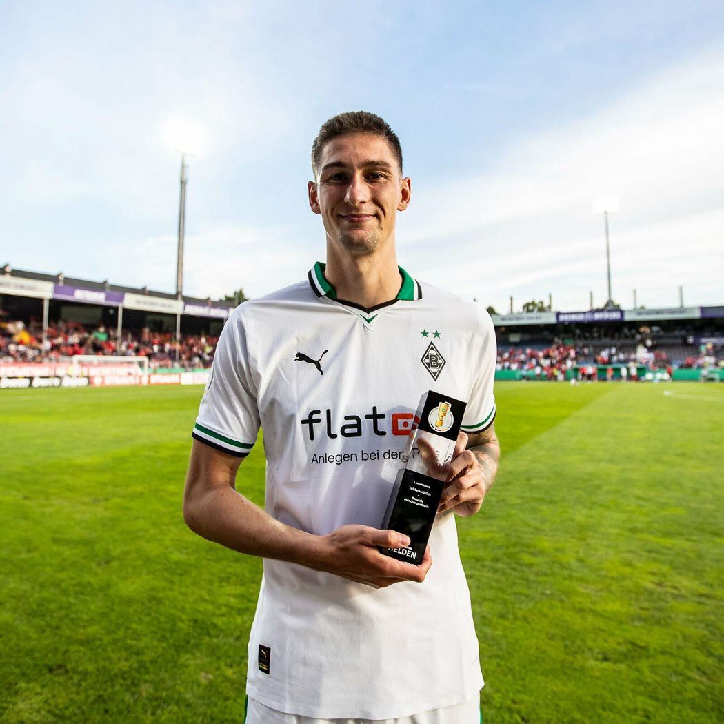 Tomáš Čvančara si za svůj výkon v utkání proti Bersenbrücku odnesl cenu pro Hráče utkání