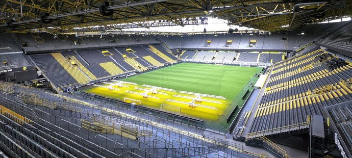 Prázdný stadion v Dortmundu se chystá na restart bundesligy