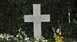 Robert Enke (†32): Pomočili mu hrob!