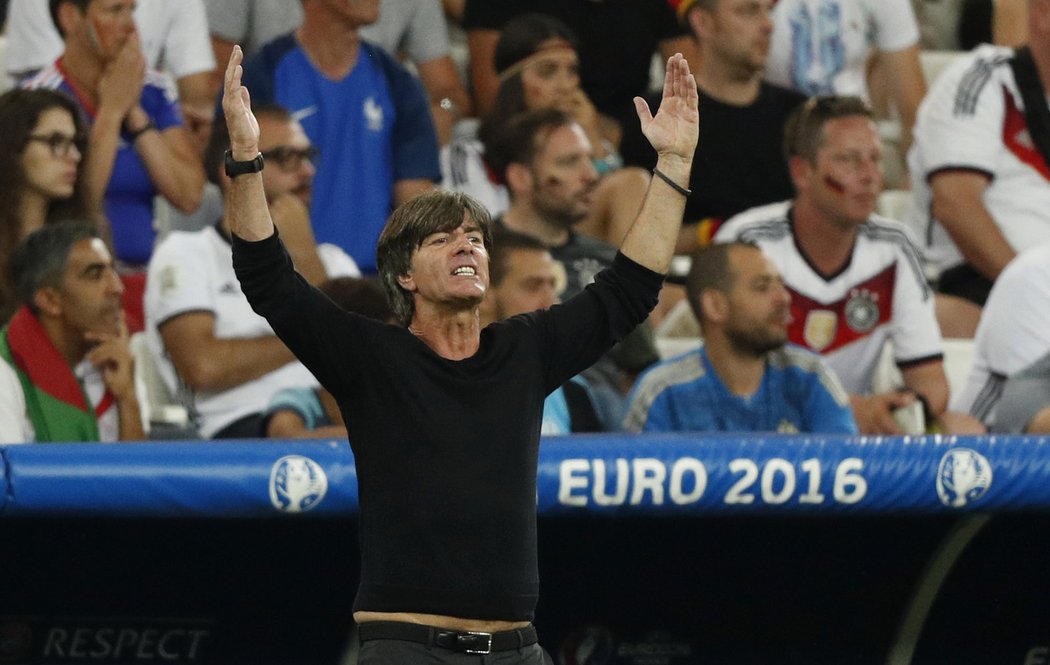 Trenér Německa Joachim Löw byl navzdory porážce s výkonem Němců v semifinále spokojený