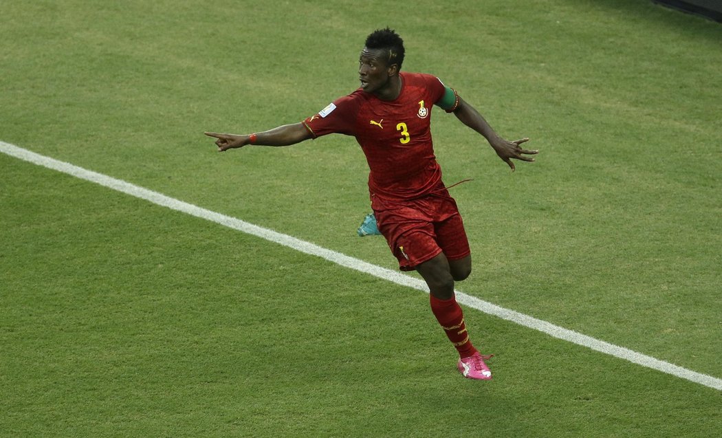 Asamoah Gyan slaví druhý gól do sítě Německa