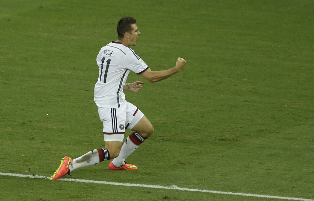 Klose se zapsal historickým gólem do dějin
