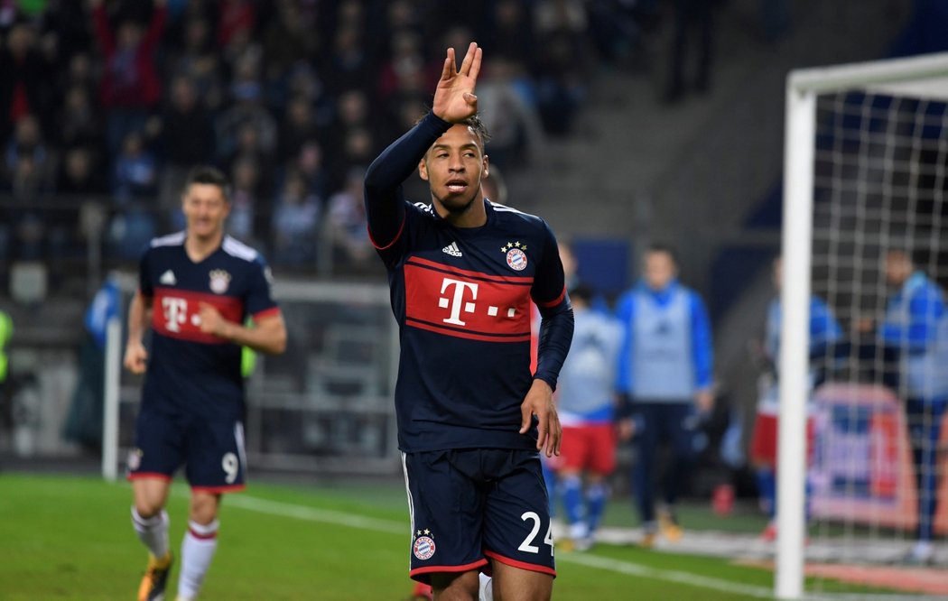 Corentin Tolisso se raduje z gólu do sítě Hamburku