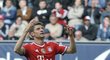 Mnichovský Thomas Müller a jeho gesto zmaru. Bayern prohrál s Augsburgem 0:1