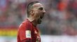 Franck Ribéry slaví, vstřelil vedoucí branku Bayernu v utkání s Frankfurtem.