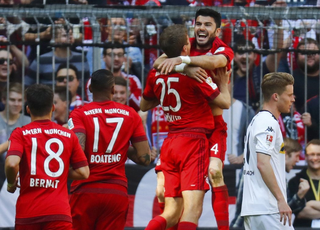 Radost Bayernu Mnichov po gólu do sítě Mönchengladbachu.