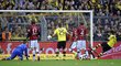 Dortmundský Pierre-Emerick Aubameyang dal Frankfurtu gól v poháru, v sobotu v lize vstřelil stejnému soupeři hned dva