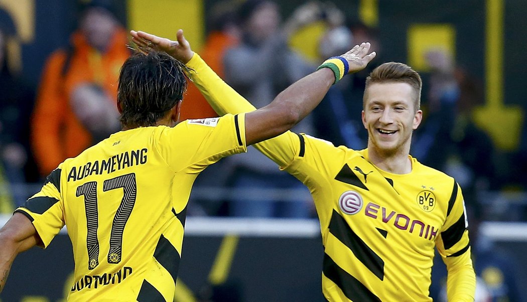 Dortmund se raduje, velkého rivala Schalke porazil 3:0.