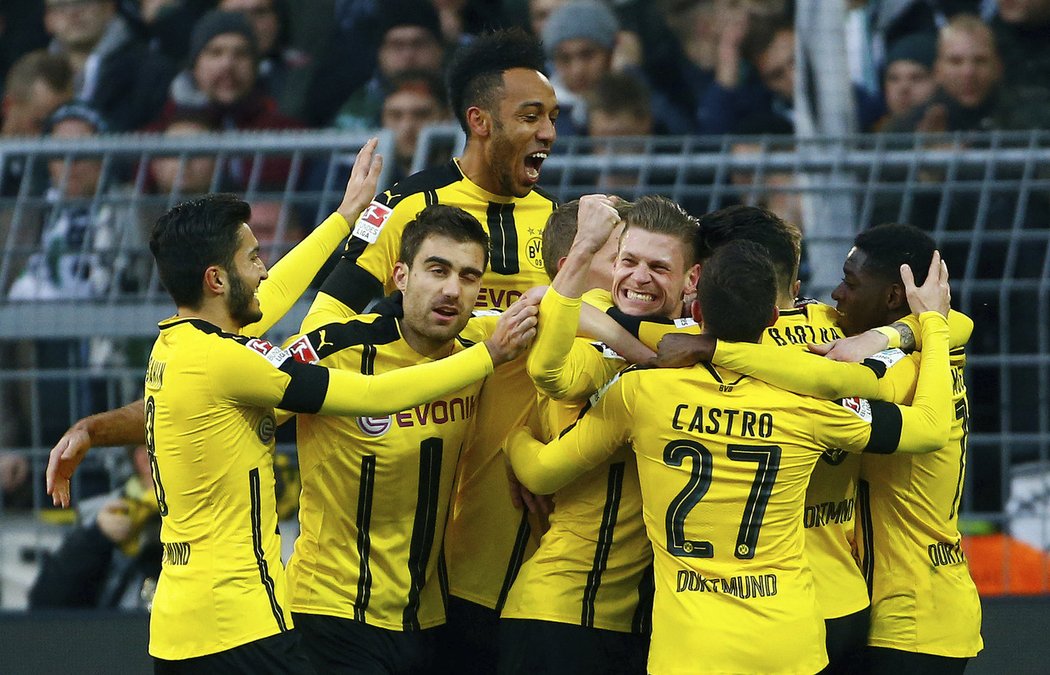 Dortmundská radost po bundesligové výhře nad Mönchengladbachem.